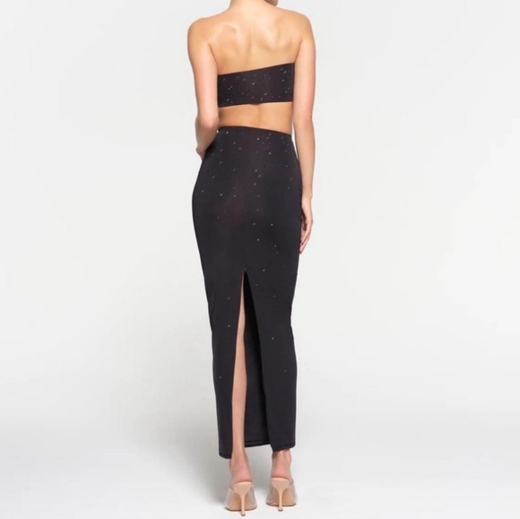 NWT SKIMS X SWAROVSKI JELLY SHEER INTIMATES TUBE SKIRT & BANDEAU SET IN ONYX - Picture 5 of 9